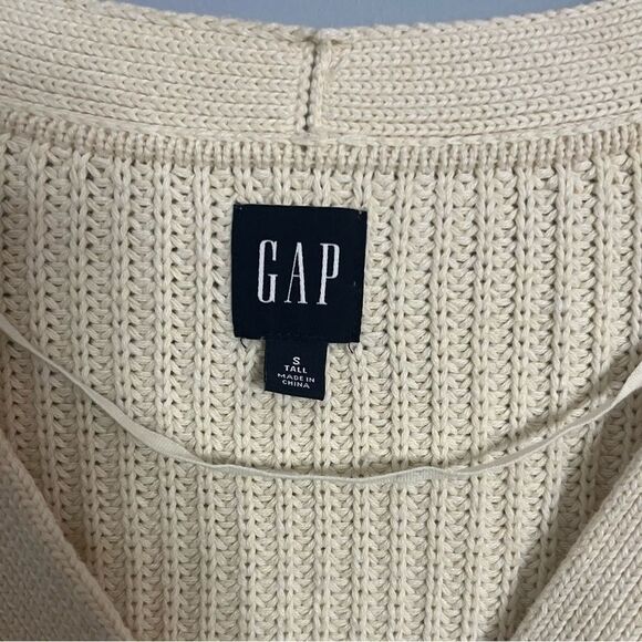 Gap | Oversized Chunky Knit Granny Cardigan - Picture 2 of 7